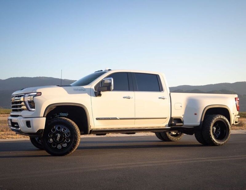 Cognito Motorsports 510-P0931 3-Inch Elite Leveling Kit with King 2.5 Reservoir Shocks for 2020-2025 Chevrolet Silverado / GMC Sierra 2500 HD / 3500 HD