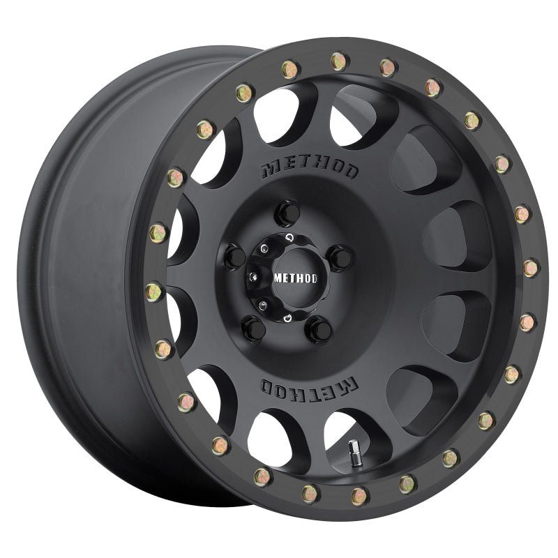 Method MR105 Beadlock 17x8.5 0mm Offset 6x5.5 108mm CB Matte Black with BH-H24125 Wheel