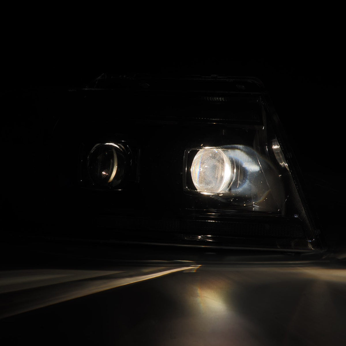 AlphaRex 880133 2004-2008 Ford F150 Alpha-Black LUXX Series Projector headlights
