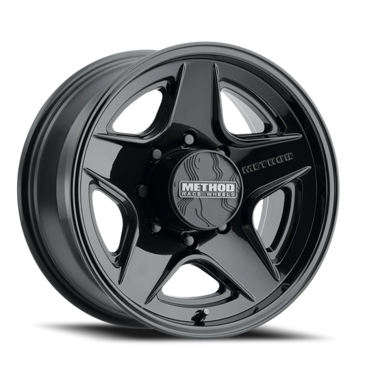Method MR319 18x9 18mm Offset 8x6.5 BP 130.81mm CB Gloss Black Wheel