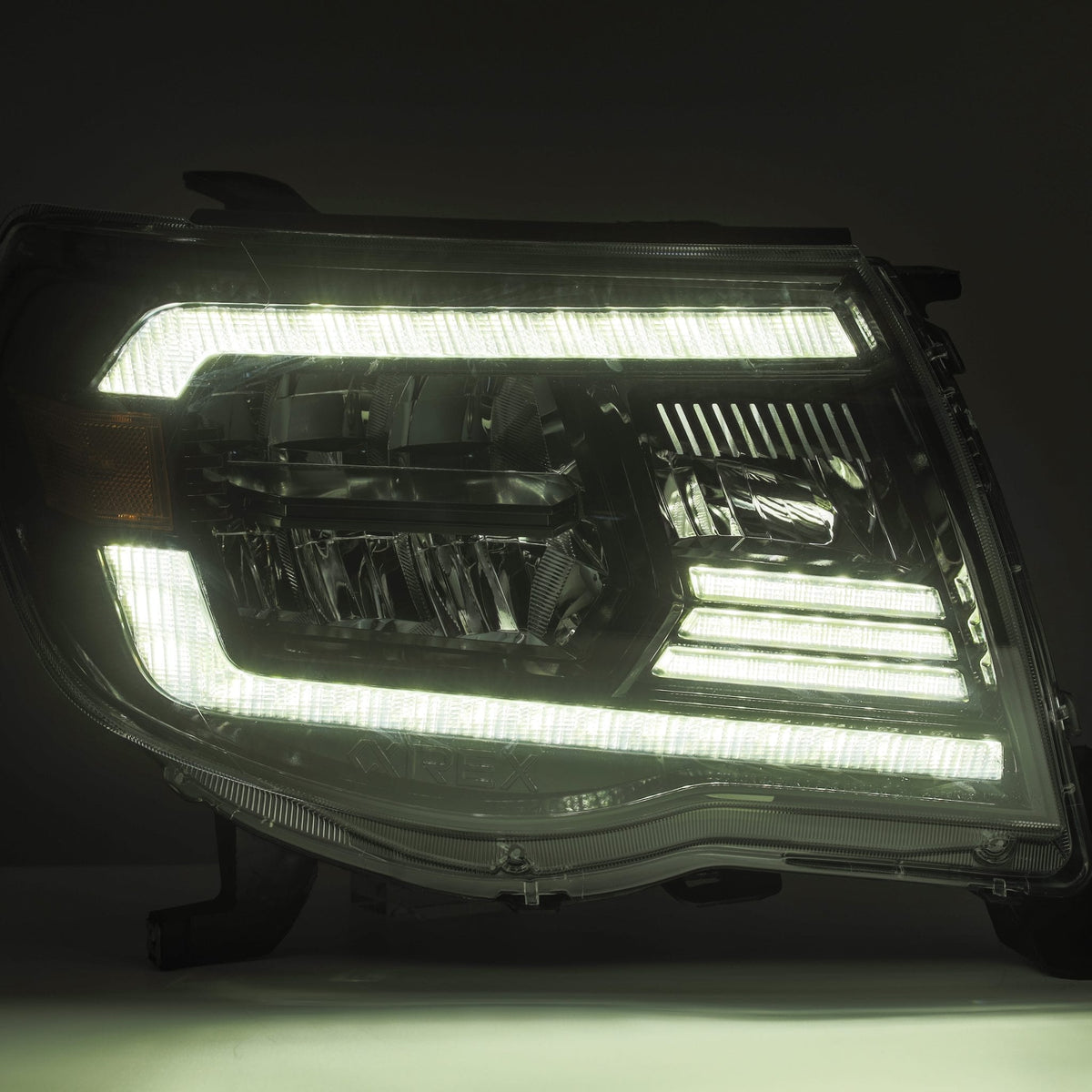 AlphaRex 880734 05-11 Toyota Tacoma LUXX Crystal Headlights Plank Style Chrome with Activation Light/DRL