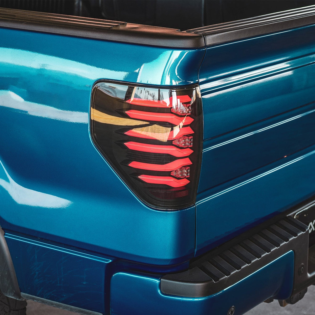 AlphaRex 653090 09-14 Ford F150 LUXX LED Taillights - Black/Red Housing