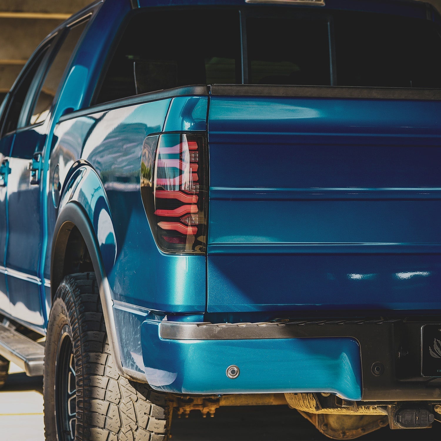 AlphaRex 653090 09-14 Ford F150 LUXX LED Taillights - Black/Red Housing