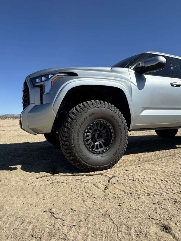 Camburg Engineering CAM-310217-KX-BLU KINETIK X-Joint XL Long Travel Kit +2 in Blue for 2022-2025 Toyota Tundra