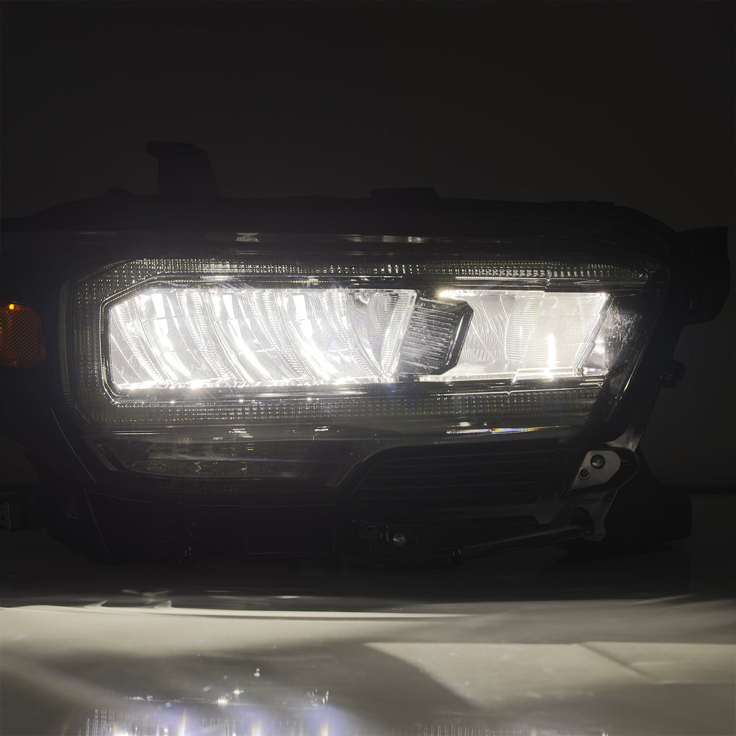 AlphaRex 880702 16-23 Toyota Tacoma LUXX-Series LED Crystal Headlights - Alpha-Black