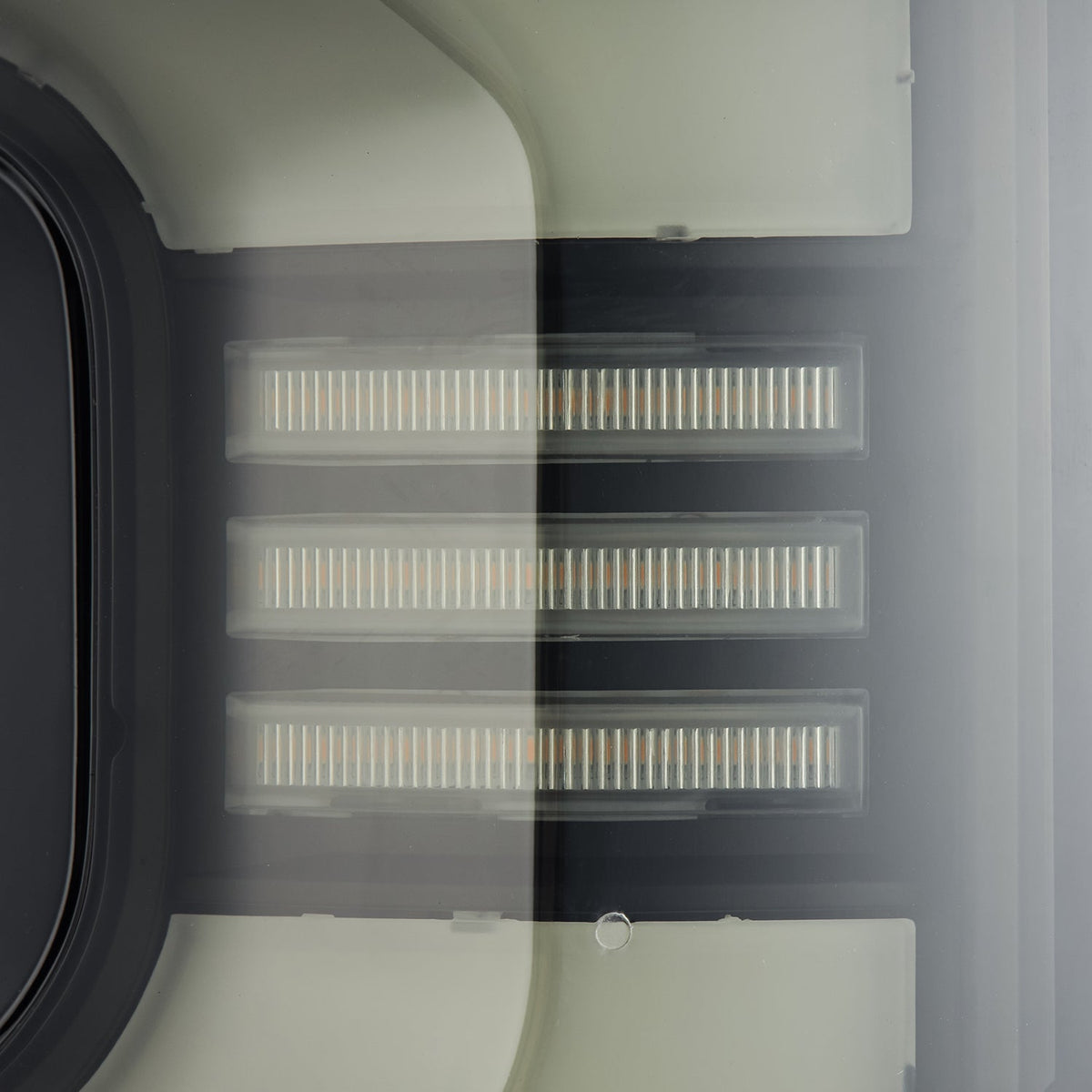 AlphaRex 620088 19-24 Chevrolet Silverado 1500 / 20-24 2500 HD/3500 HD LUXX-Series LED Tail Lights Black