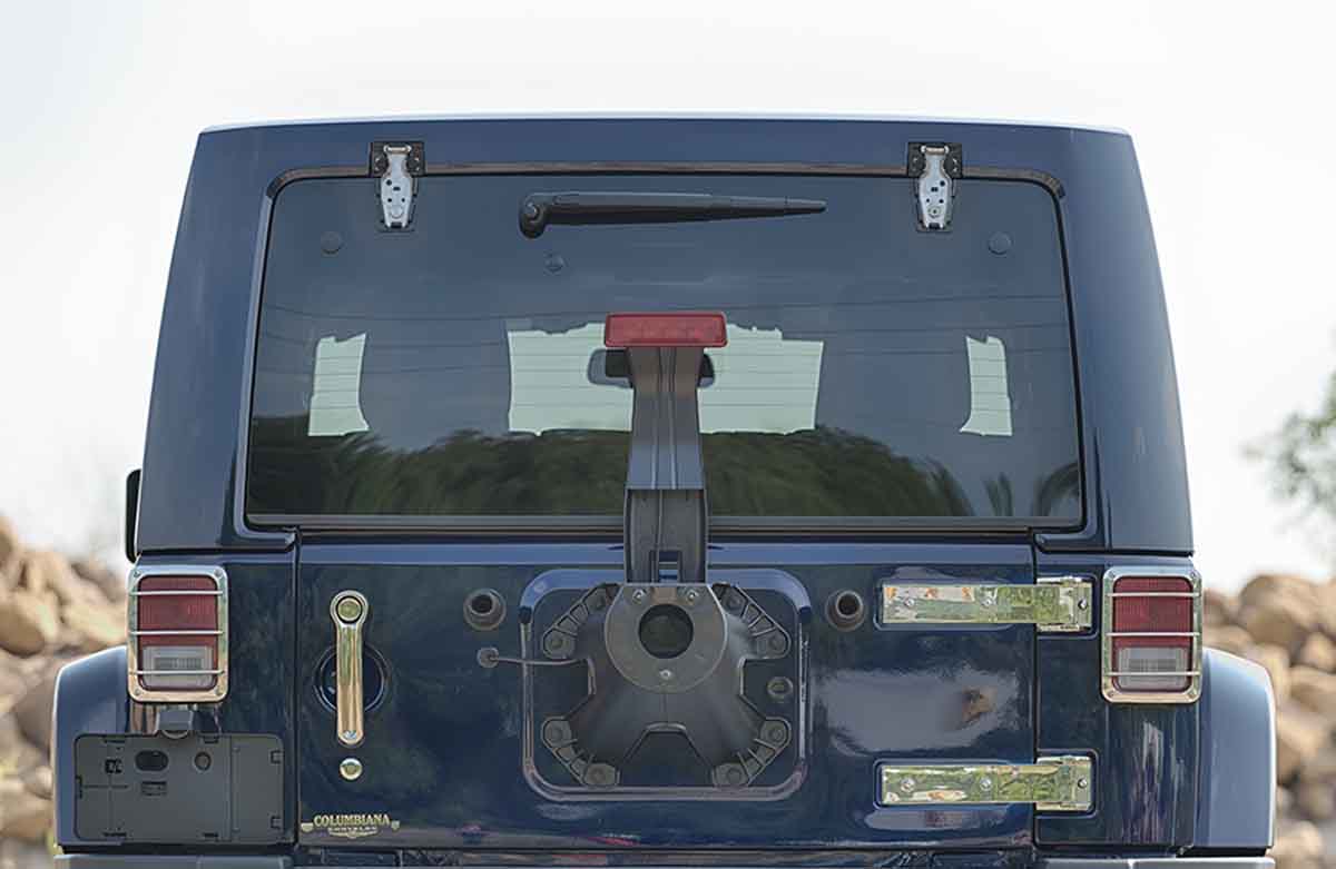 Kentrol 30016 Liftgate Hinge Pair for 2007-2018 Jeep Wrangler JK - Polished Silver