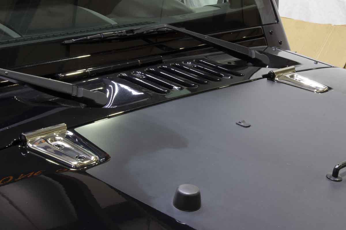 Kentrol 30019 Hood Hinge Overlays Pair for 2007-2018 Jeep Wrangler JK - Polished Silver