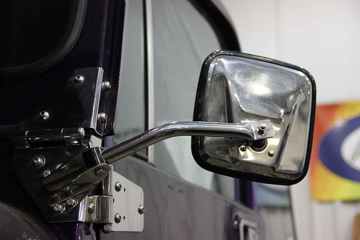Kentrol 30420 Door Hinge Set 4 Piece for 1976-1993 Jeep CJ Wrangler YJ - Polished Silver