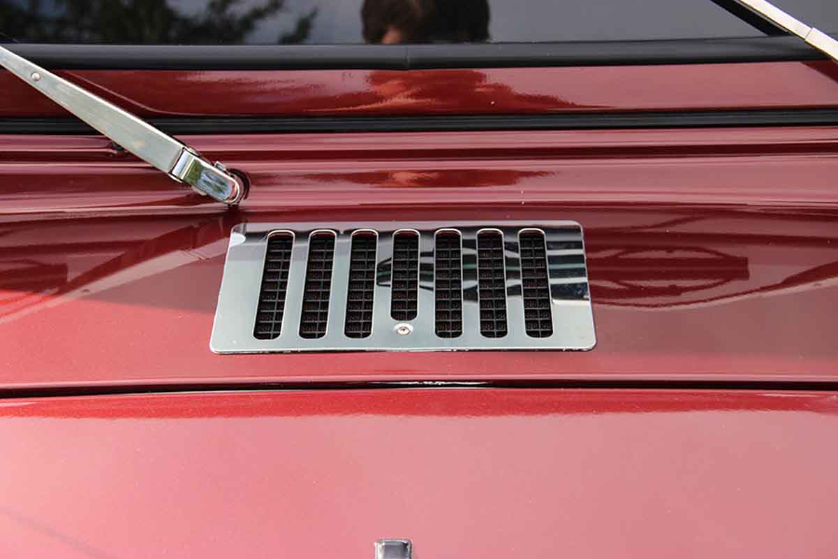 Kentrol 30500 Hood Vent for 1997-2006 Jeep Wrangler TJ LJ - Polished Silver