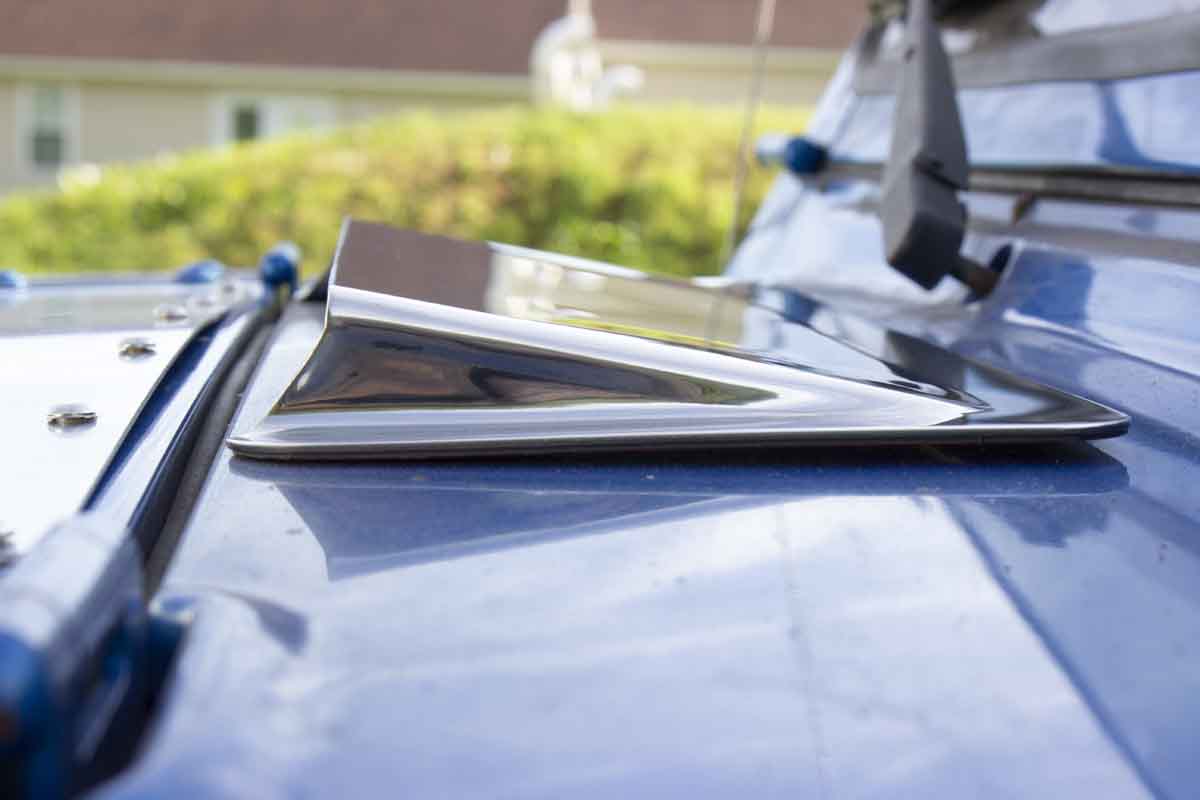 Kentrol 30520 Hood Vent Air Scoop for 1998-2006 Jeep Wrangler TJ LJ - Polished Silver