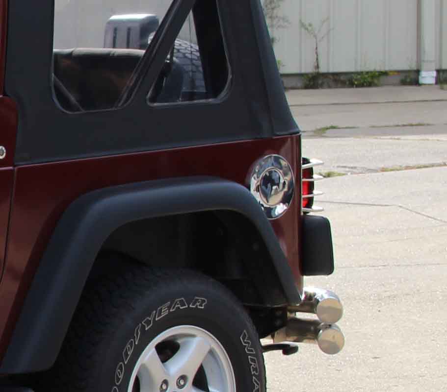 Kentrol 30553 Billet Style Gas Hatch for 1997-2006 Jeep Wrangler TJ - Polished Silver