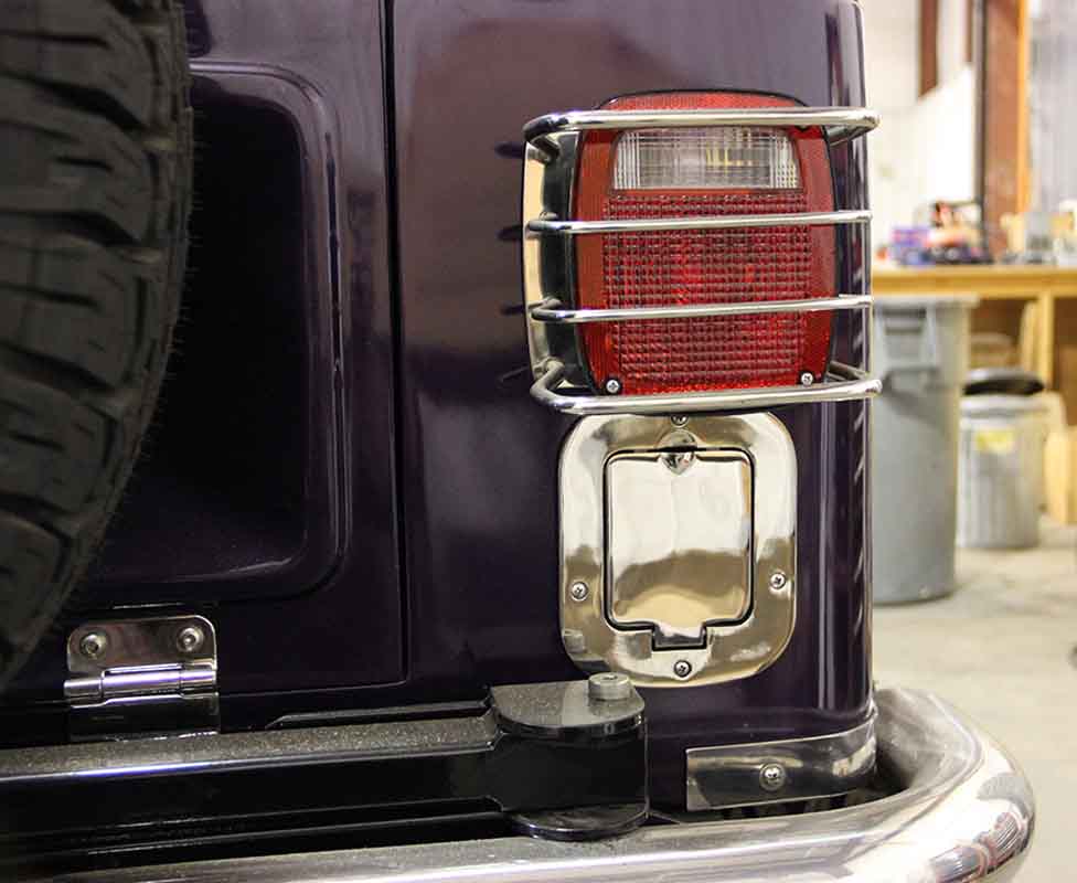 Kentrol 30559 Billet Style Gas Hatch for 1976-1995 Jeep CJ Wrangler YJ - Polished Silver