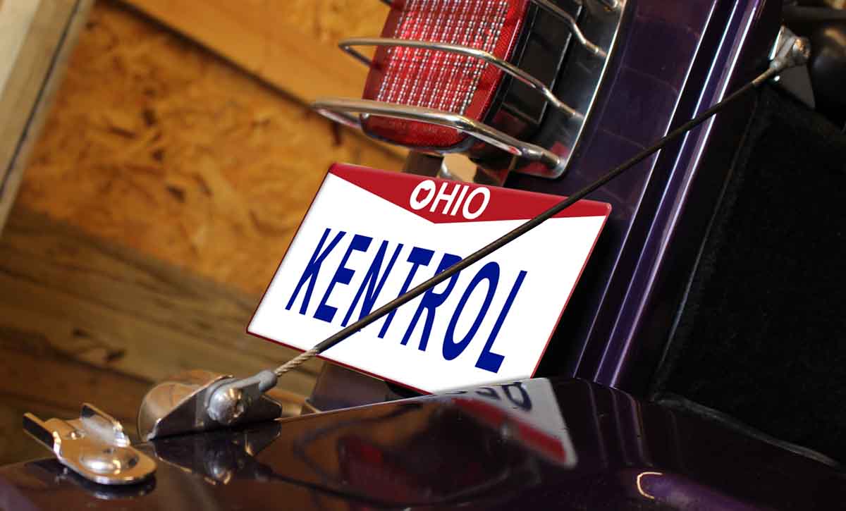 Kentrol 30666 Tailgate Pivot Latch Assembly for 1976-1986 Jeep CJ7 - Polished Silver