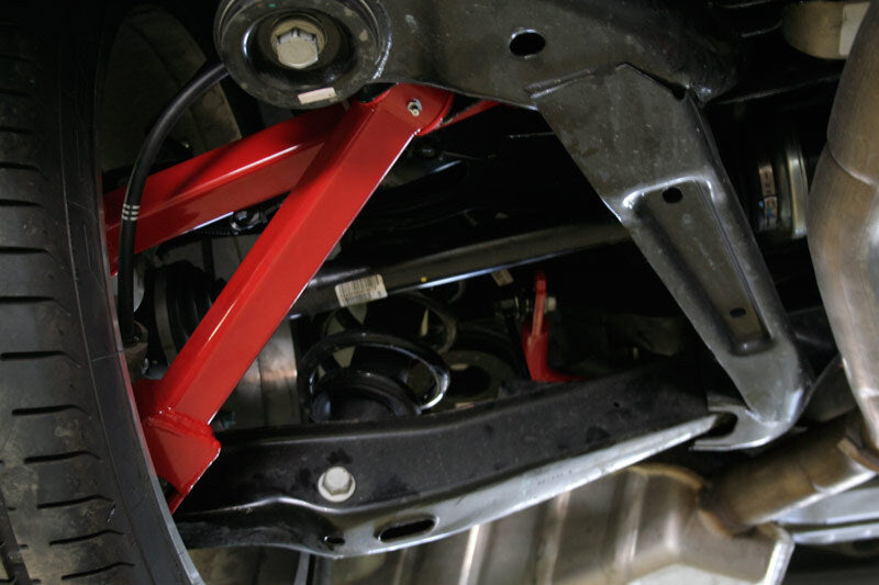 UMI Performance 2515-R Trailing Arms Red for 2008-2009 Pontiac G8