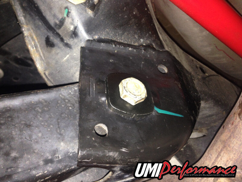 UMI Performance 2522-R Toe Rods CrMo Rod Ends Red for 2008-2009 Pontiac G8