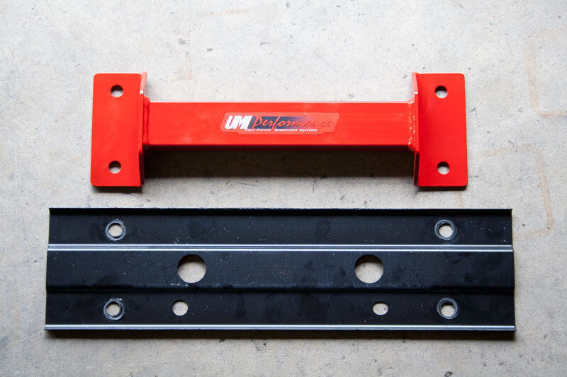 UMI Performance 2500-R Tunnel Brace Red for 2008-2009 Pontiac G8