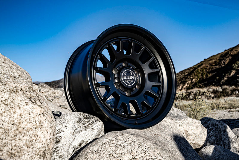 ICON Alloys Rancho 20x9 / 6x5.5 / 0mm / 5in BS Silver Machined w/ Gloss Black Lip Wheel