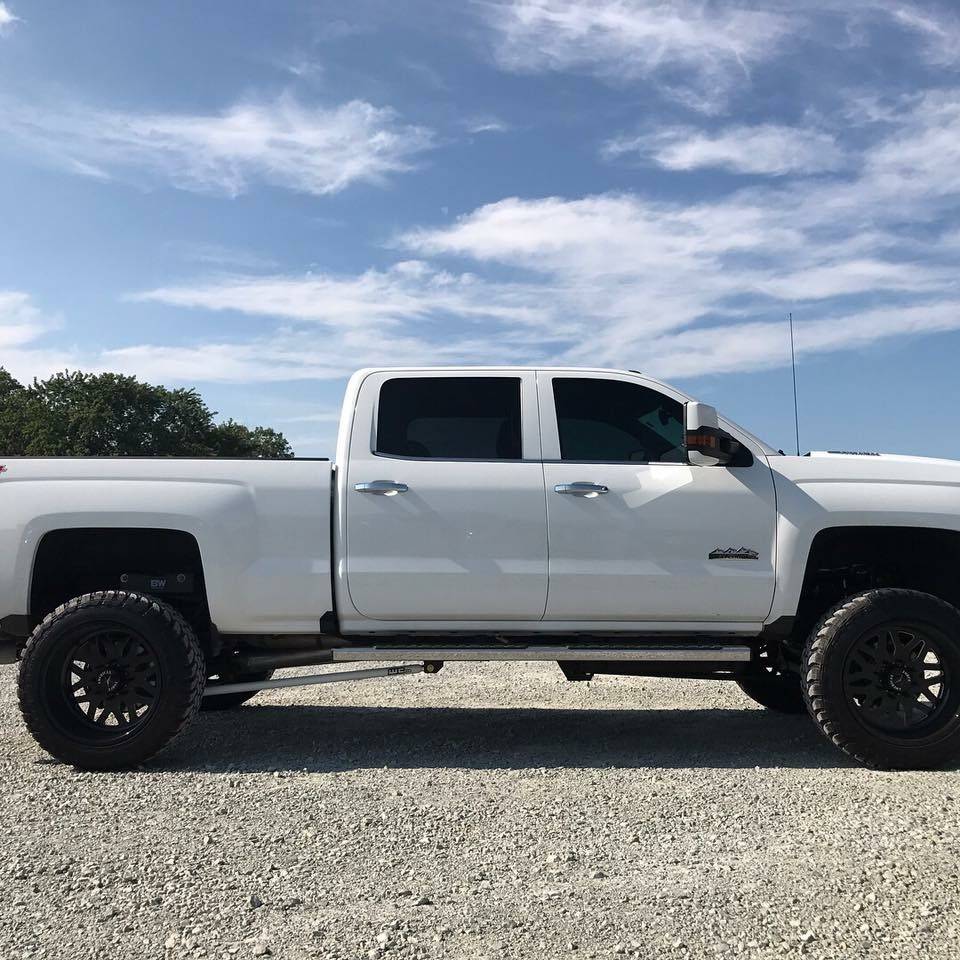 Wehrli Custom Fabrication WCF100851-GB RCLB/CCSB/ECSB 60in Traction Bar Kit Gloss Black for 2011-2019 Chevrolet Silverado / GMC Sierra 2500 HD / 3500 HD Duramax