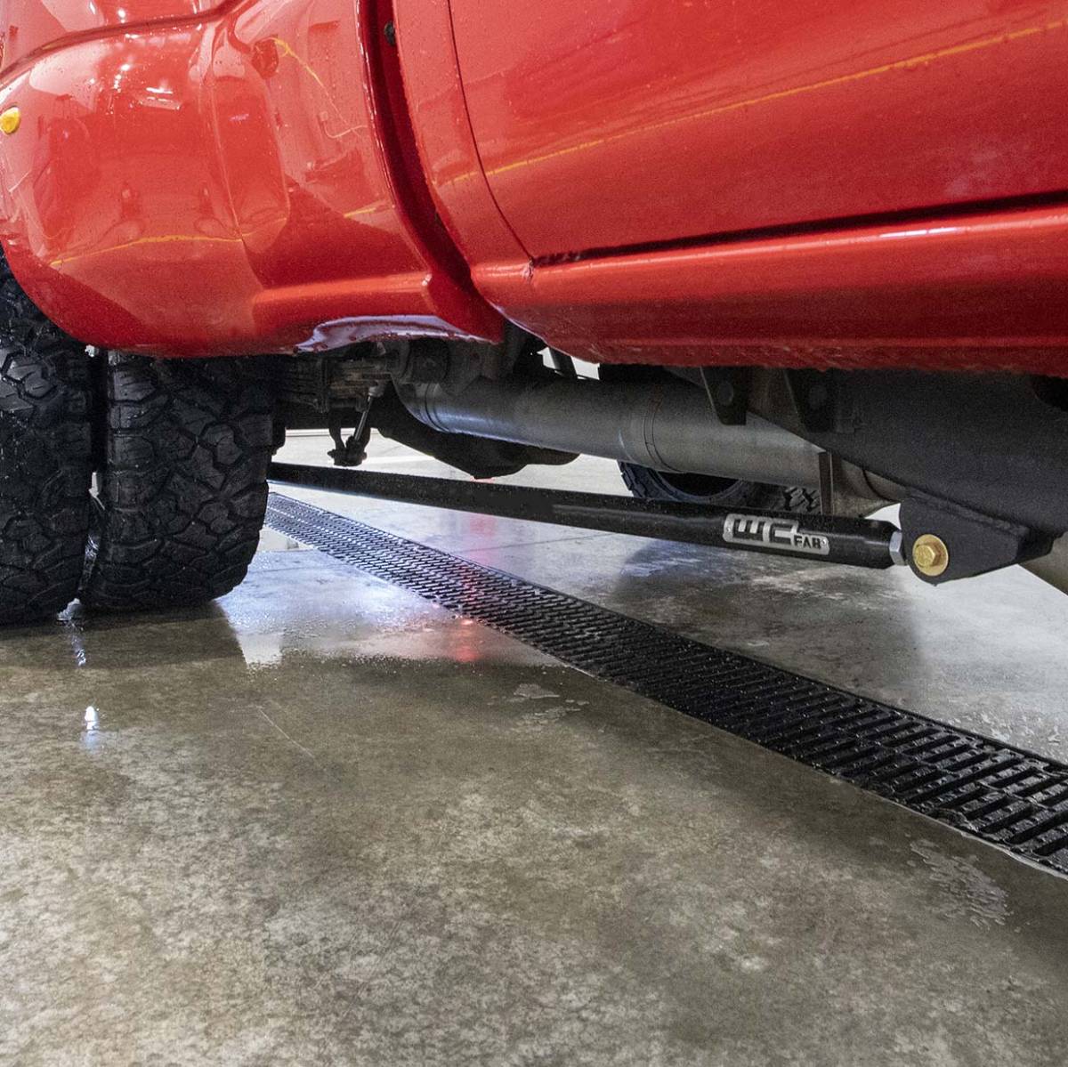 Wehrli Custom Fabrication WCF100852-GB ECLB & CCLB 68in Traction Bar Kit Gloss Black for 2001-2010 Chevrolet Silverado / GMC Sierra 2500 HD / 3500 HD Duramax