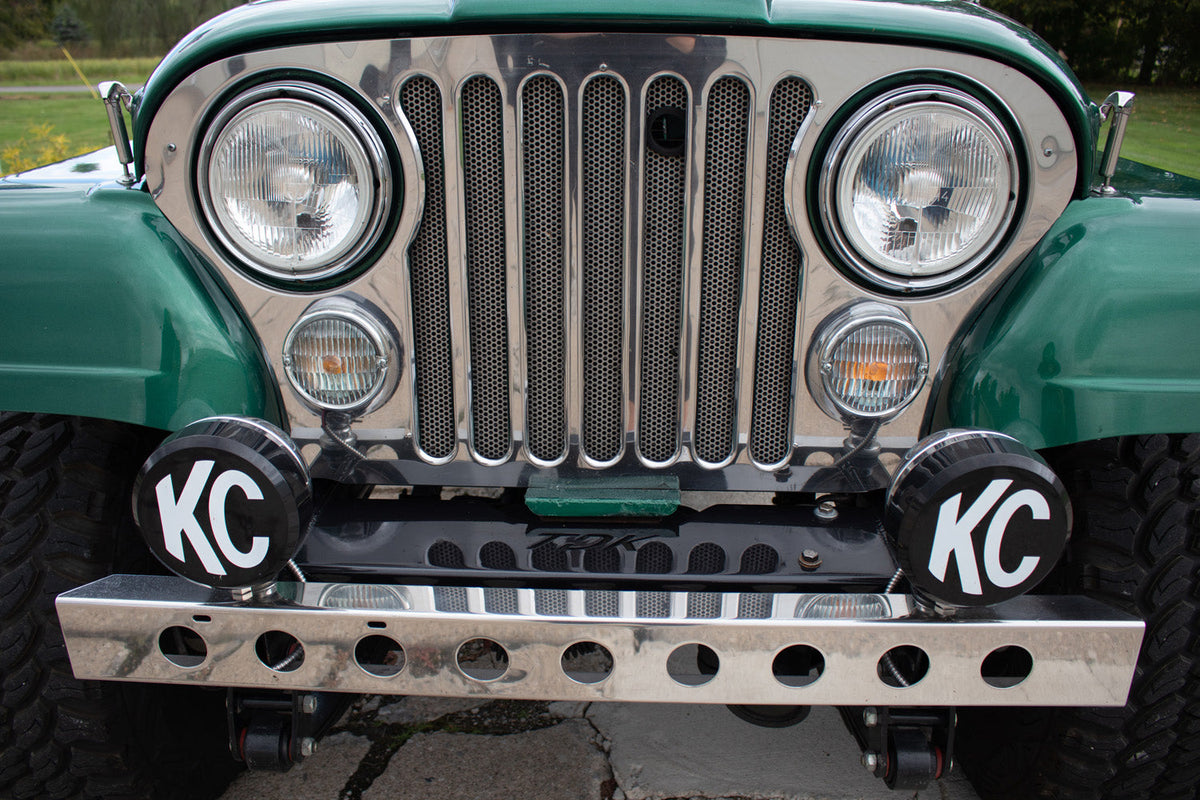 Kentrol 30429 54in Front Bumper with License Plate Holes for 1955-1986 Jeep CJ5 CJ7 CJ8 - Polished Silver