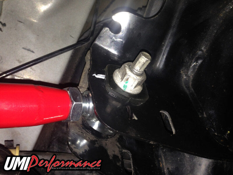UMI Performance 2522-R Toe Rods CrMo Rod Ends Red for 2008-2009 Pontiac G8