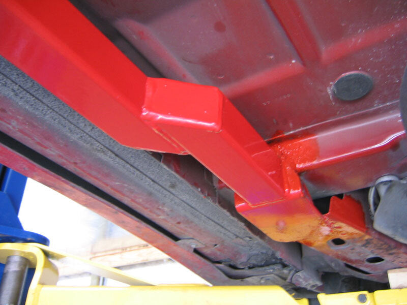 UMI Performance 2000-R Boxed Style Weld-In Subframe Connectors Red
