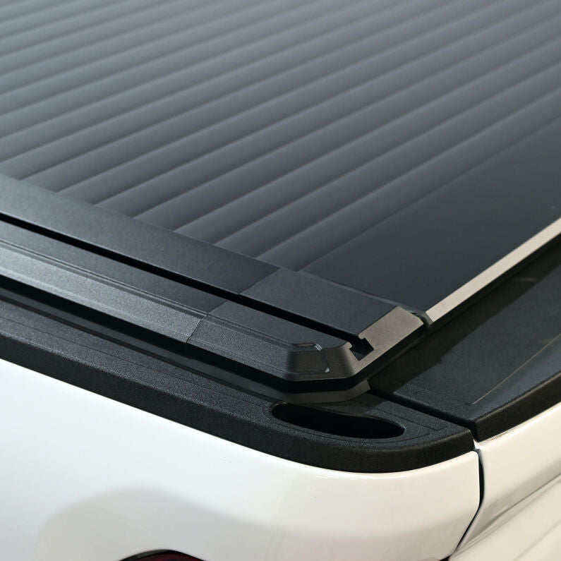 Westin 19-61005 Manual Retractable Tonneau for 2017-2026 Ford F-250/F-350 Black