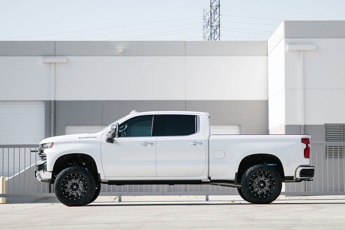 Cognito Motorsports 510-P0955 6-Inch Elite Lift Kit with King 2.5 Remote Reservoir Shocks for 2019-2025 Chevrolet Silverado / GMC Sierra 1500