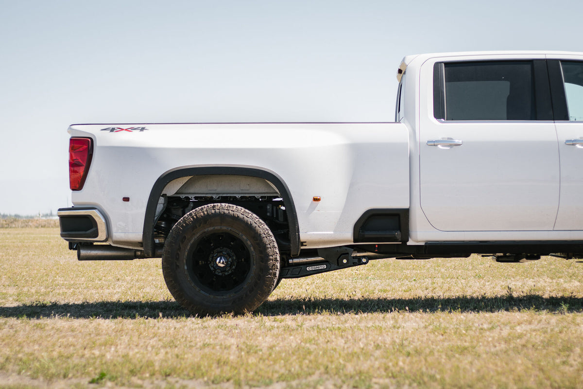 Cognito Motorsports 110-90901 SM Series LDG Traction Bar Kit (0-4 Inch Lift) for 2020-2025 Chevrolet Silverado / GMC Sierra 2500 HD / 3500 HD