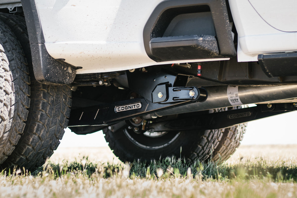 Cognito Motorsports 110-90901 SM Series LDG Traction Bar Kit (0-4 Inch Lift) for 2020-2025 Chevrolet Silverado / GMC Sierra 2500 HD / 3500 HD